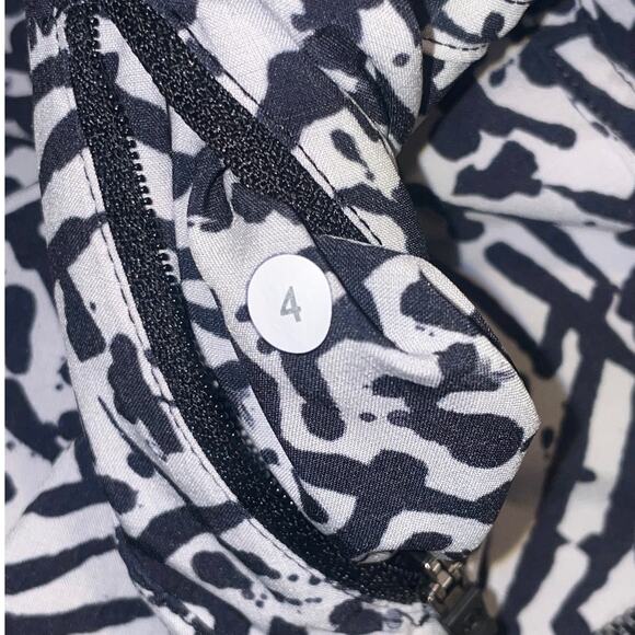 Lululemon Tracker Short III *4-way Stretch - Picture 6 of 16